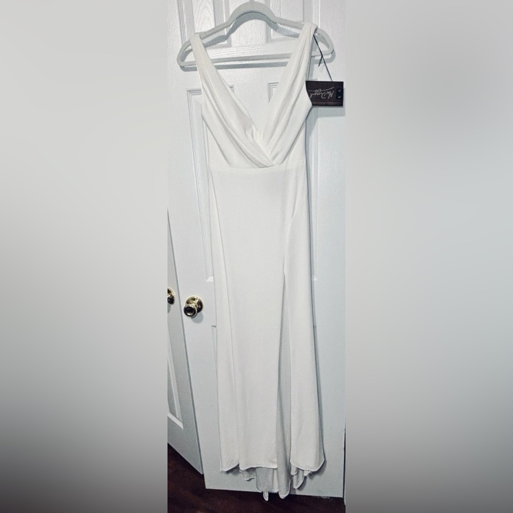 NWT MAC DUGGAL White Deep V Back Long Evening Gown #12336